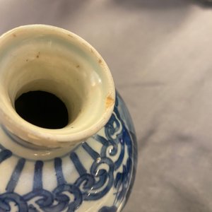 Un vase de forme 'meiping' en porcelaine de Chine en bleu et blanc, Wanli — photo 17