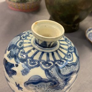 Un vase de forme 'meiping' en porcelaine de Chine en bleu et blanc, Wanli — photo 35