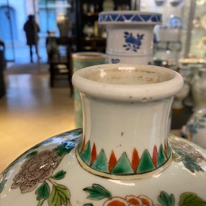Un vase de forme 'meiping' en porcelaine de Chine famille verte à décor de phénix, 19ème — photo 11