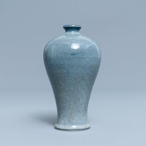 Un vase de forme 'meiping' en porcelaine de Chine 'robin's egg', marque de Daoguang, 20ème — photo 3