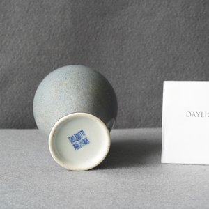 Un vase de forme 'meiping' en porcelaine de Chine 'robin's egg', marque de Daoguang, 20ème — photo 10