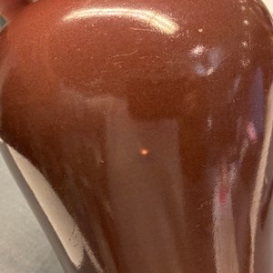 Un vase de forme 'meiping' en porcelaine de Chine rouge foncé monochrome, marque et époque de Qianlong — photo 13