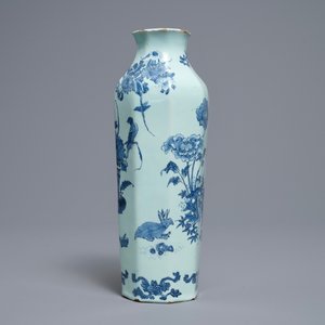 Un vase de forme octagonale en faïence de Delft en bleu et blanc à décor de chinoiserie avec un éléphant, fin du 17ème — photo 2