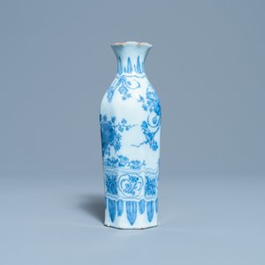 Un vase de forme octagonale en faïence de Delft en bleu et blanc, fin du 17ème — photo 2