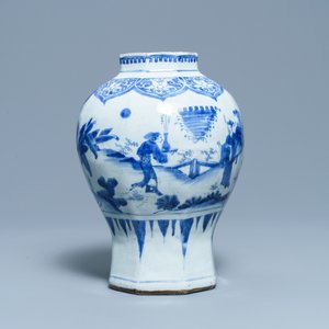 Un vase de forme octagonale en porcelaine de Chine en bleu et blanc, époque Transition — photo 4