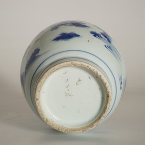 Un vase de forme olive en porcelaine de Chine bleu et blanc, Chongzheng, époque Transition — photo 12