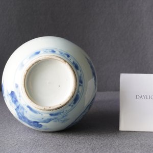 Un vase de forme poireau en porcelaine de Chine en bleu et blanc, Kangxi — photo 21