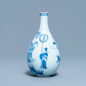 Un vase de forme poireau en porcelaine de Chine en bleu et blanc, Kangxi — photo 5
