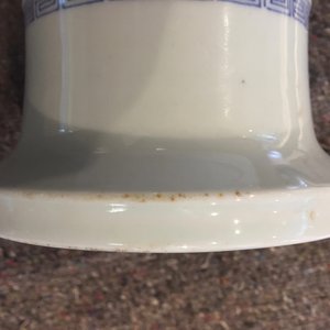Un vase de forme rouleau en porcelaine de Chine bleu et blanc, 19/20ème — photo 11