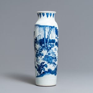 Un vase de forme rouleau en porcelaine de Chine bleu et blanc à décor figuratif, époque Transition — photo 4