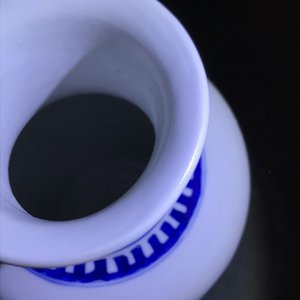 Un vase de forme rouleau en porcelaine de Chine bleu et blanc, Kangxi — photo 27