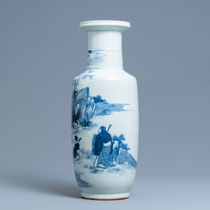 Un vase de forme rouleau en porcelaine de Chine en bleu et blanc à décor des 'Sept sages dans la forêt de bambou', 19ème — photo 4