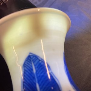 Un vase de forme rouleau en porcelaine de Chine en bleu et blanc, Kangxi — photo 8