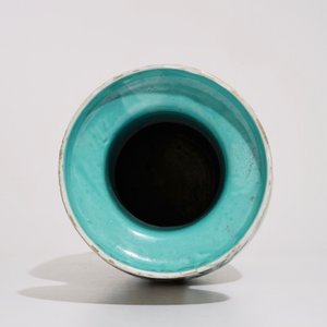 Un vase de forme rouleau en porcelaine de Chine famille verte, 19ème — photo 6