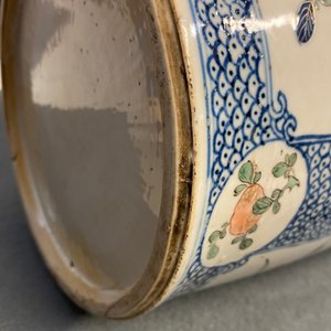 Un vase de forme rouleau en porcelaine de Chine famille verte, Kangxi — photo 13