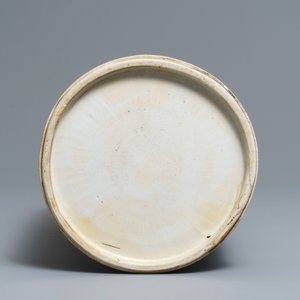 Un vase de forme rouleau en porcelaine de Chine famille verte, Kangxi — photo 5