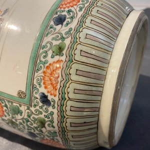Un vase de forme rouleau en porcelaine de Chine famille verte, Kangxi — photo 25