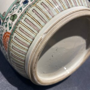 Un vase de forme rouleau en porcelaine de Chine famille verte, Kangxi — photo 39