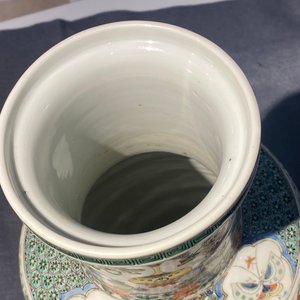 Un vase de forme rouleau en porcelaine de Chine famille verte, Kangxi — photo 41