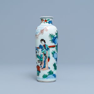 Un vase de forme rouleau en porcelaine de Chine wucai, époque Transition — photo 4