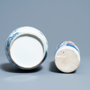 Un vase de forme rouleau en porcelaine de Chine wucai et un en bleu, blanc et rouge de cuivre, 19/20ème — photo 6