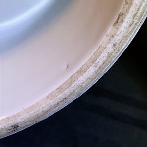 Un vase de forme tianqiu ping en porcelaine de Chine famille rose, marque de Qianlong, République, 20ème — photo 10