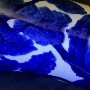 Un vase de forme yenyen en porcelaine de Chine bleu et blanc à décor de cerfs et grues, Kangxi — photo 26