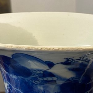Un vase de forme yenyen en porcelaine de Chine bleu et blanc à décor de cerfs et grues, Kangxi — photo 13