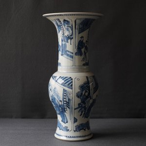 Un vase de forme yenyen en porcelaine de Chine bleu et blanc, Kangxi — photo 13