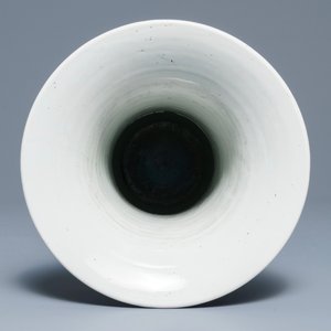 Un vase de forme yenyen en porcelaine de Chine bleu et blanc, Kangxi — photo 5