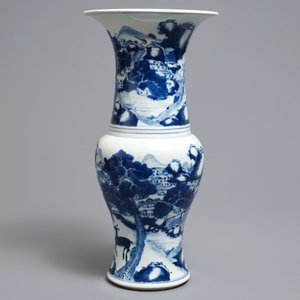 Un vase de forme yenyen en porcelaine de Chine bleu et blanc, Kangxi — photo 2