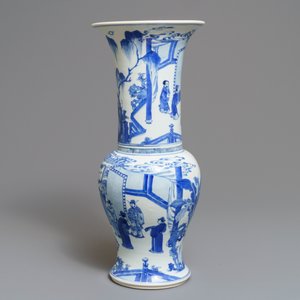 Un vase de forme yenyen en porcelaine de Chine bleu et blanc, Kangxi — photo 4
