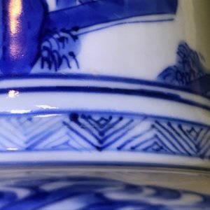 Un vase de forme yenyen en porcelaine de Chine bleu et blanc, Kangxi — photo 7