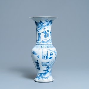 Un vase de forme yenyen en porcelaine de Chine en bleu et blanc, 19ème — photo 1