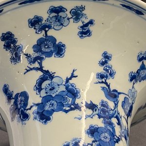 Un vase de forme yenyen en porcelaine de Chine en bleu et blanc, Kangxi — photo 17