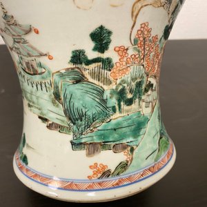 Un vase de forme 'yenyen' en porcelaine de Chine famille verte, Kangxi — photo 15