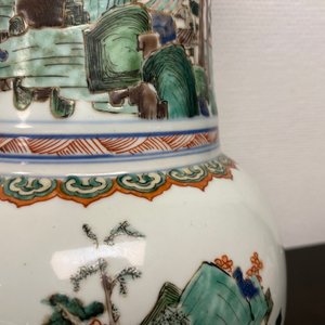 Un vase de forme 'yenyen' en porcelaine de Chine famille verte, Kangxi — photo 20