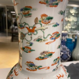 Un vase de forme 'yenyen' en porcelaine de Chine famille verte, marque de Kangxi, 19ème — photo 15