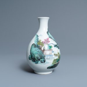 Un vase de forme 'yuhuchunping' en porcelaine de Chine famille rose, 19/20ème — photo 2