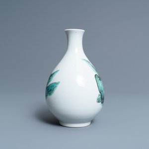 Un vase de forme 'yuhuchunping' en porcelaine de Chine famille rose, 19/20ème — photo 3