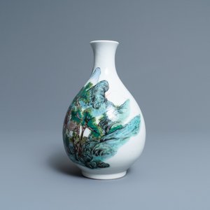 Un vase de forme 'yuhuchunping' en porcelaine de Chine famille rose, 19/20ème — photo 4