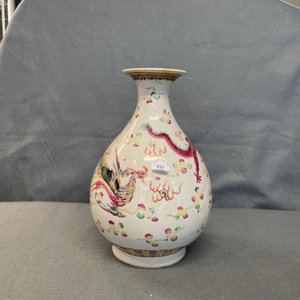 Un vase de forme 'yuhuchunping' en porcelaine de Chine famille rose, marque et époque de Daoguang — photo 8