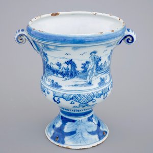 Un vase de jardin de forme Medici en faïence de Delft, 18ème — photo 2