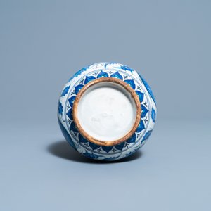 Un vase de style Iznik en bleu et blanc, prob. Samson, France, 19ème — photo 6