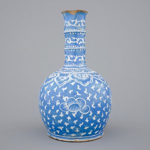 Un vase de style persan au fond bleu, poss. France, 18/19ème — photo 4