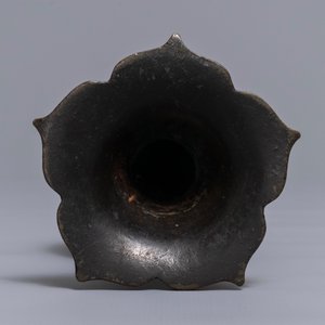Un vase en bronze de style archaïque, Chine, 17/18ème — photo 5