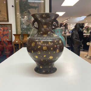 Un vase en bronze tâché d'or, marque de Qianlong, Qing — photo 26