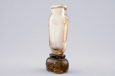 Un vase en cristal de rocher chinois, 19ème