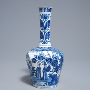 Un vase en faïence de Delft bleu et blanc à décor de chinoiserie, 18ème — photo 3