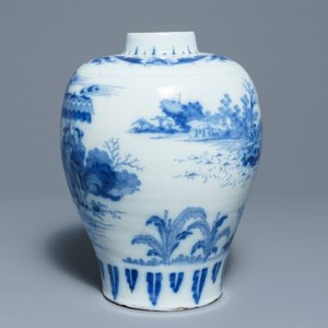 Un vase en faïence de Delft bleu et blanc à décor de chinoiserie, fin du 17ème — photo 2